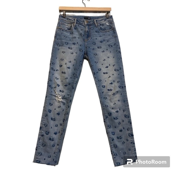 AQUA | Blue Leopard embroidered Skinny Jeans With Raw Hem | 27 - Picture 1 of 14